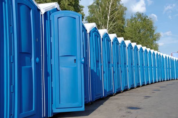 Best Portable restroom trailer rental  in Coffeyville, KS